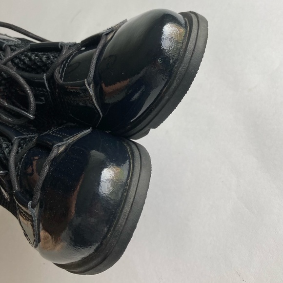 Sorel Black Patent Leather Fabric Rubber Outsole Lace Up Boots size 6.5 - Picture 12 of 15